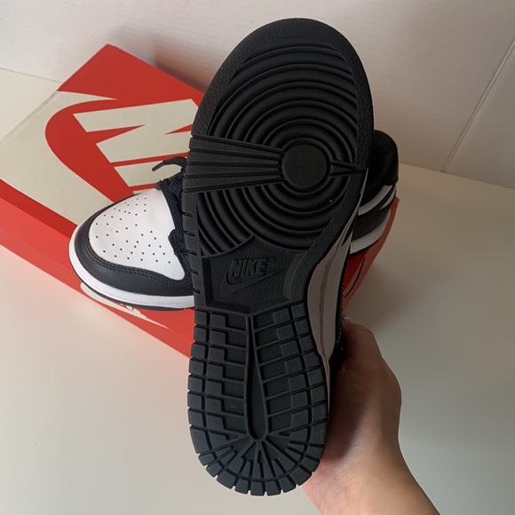 NEW IN BOX Nike Dunk Low Pandas Sz 5.5W Authenticated by StockX - Picture 4 of 6